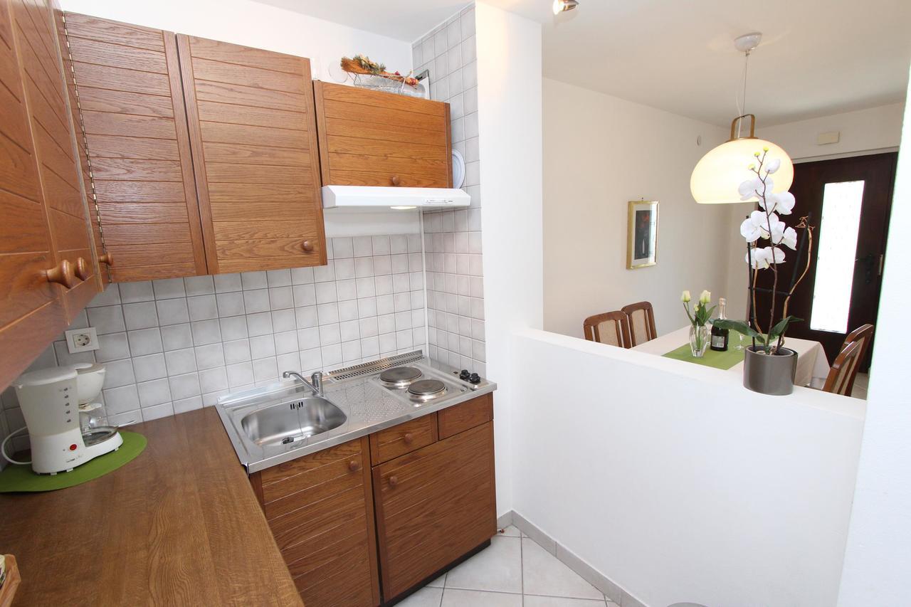 Apartment Irena พูลา ภายนอก รูปภาพ